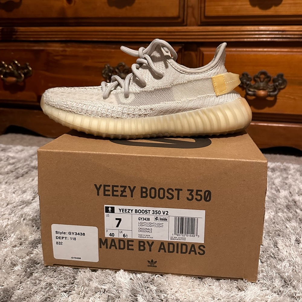 Yeezy V2 Lights